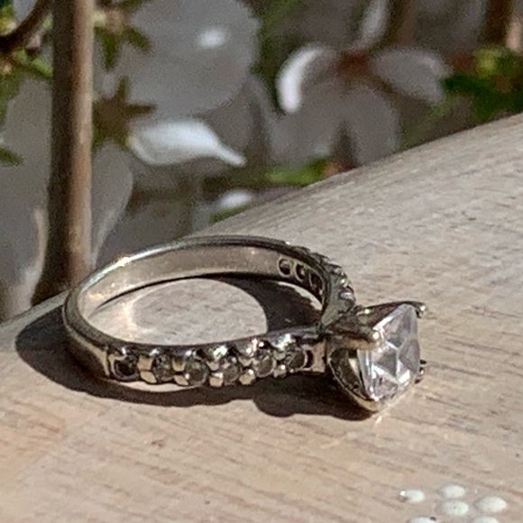 Stunning Sterling Silver Princess Cut Cubic Zirconia  Engagement Ring - Picture 11 of 12